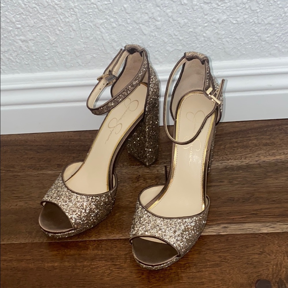 JESSICA SIMPSON JENEE2 LIRA GOLD GLITTER PLATFORM HEELS BNWOT - Picture 2 of 5